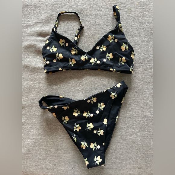 Small Jolyn swimsuit - Picture 2 of 3